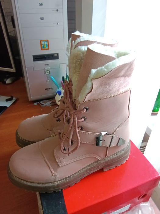 Жіночі зимові теплі сапоги-ботінкі