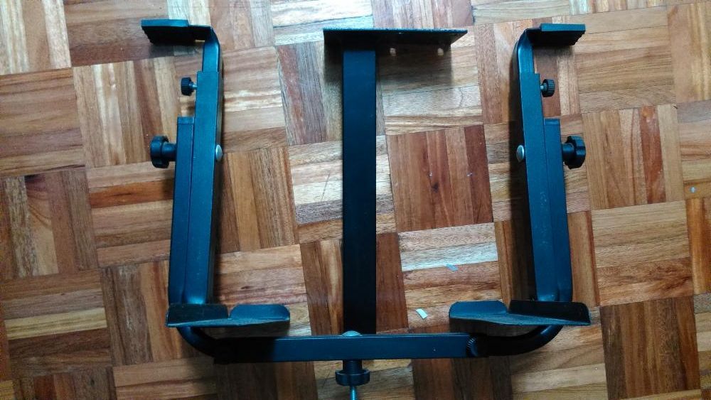 Suporte de TV pequena