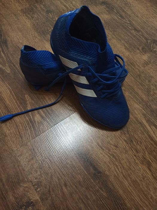 Buty sportowe do gry w piłkę adidas