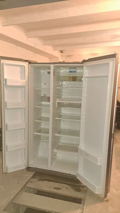 Продам холодильник LG