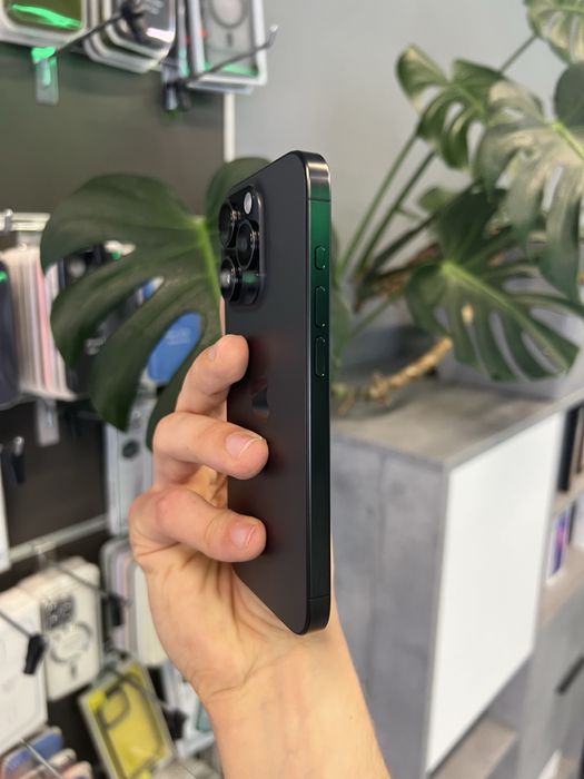 iPhone 15 Pro 128GB Black Titanium Neverlock у Відмінному стані