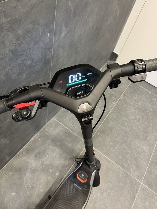 Електросамокат Segway Ninebot P65E