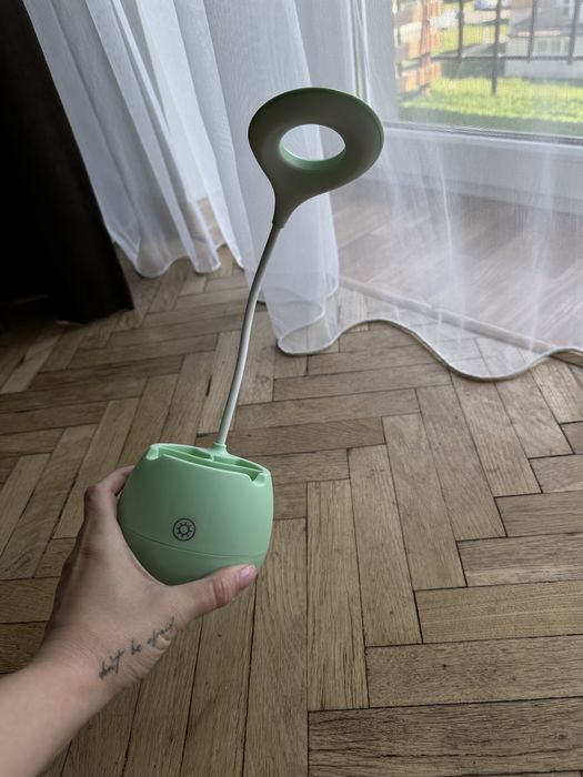 Настільна лампа з органайзером для канцелярії