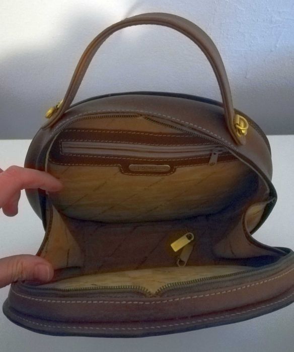 Bolsa de senhora em pele castanha da A. Antunes