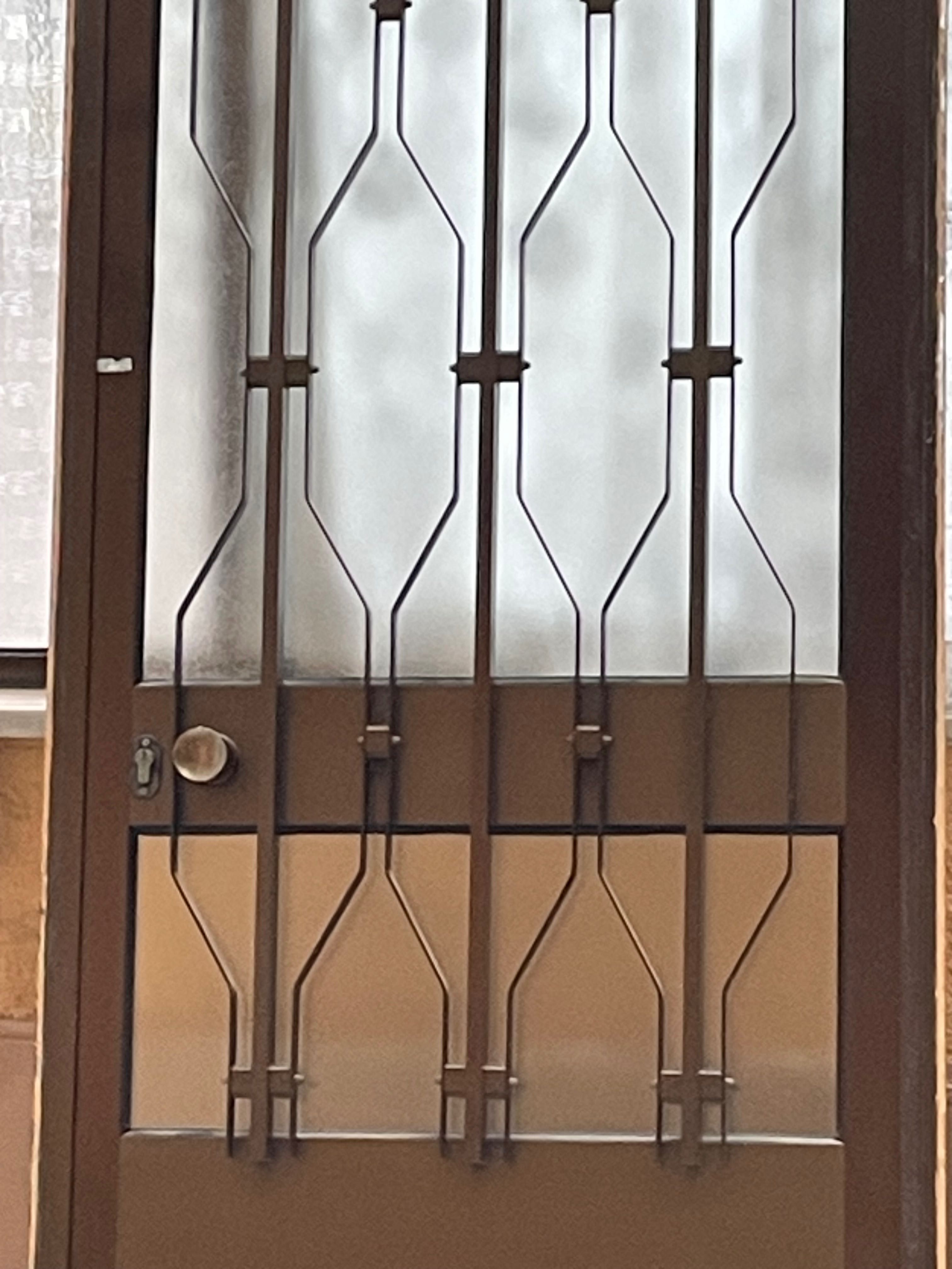 Porta para exterior castanha como nova