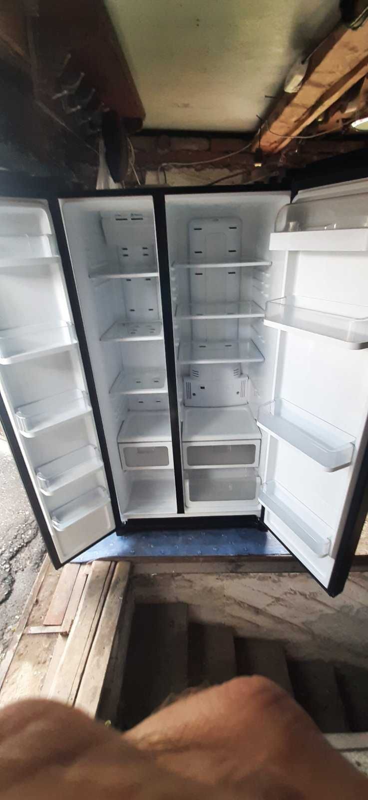 Продам холодильник Samsung side-by-side
