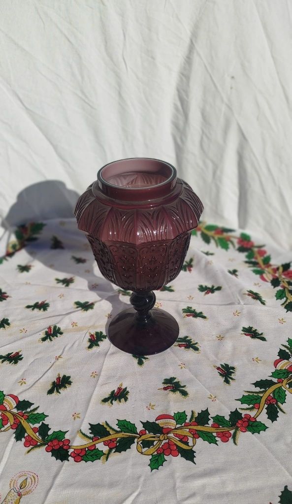 Taça/jarro decorativa vintage em vidro roxo – estilo art déco