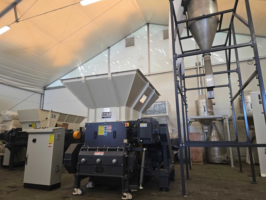 Linia Combo  Recykling Młyn Kruszarka Rozdrabniacz Na Magazynie