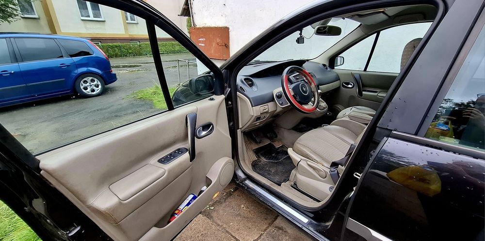 Samochód renault Scenic pojemn 1,5 DCI