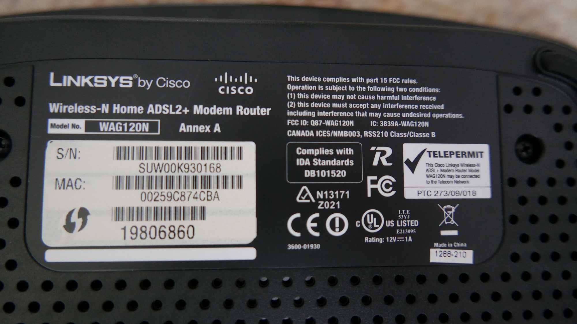Modem router Linksys by Cisco - WAG120N