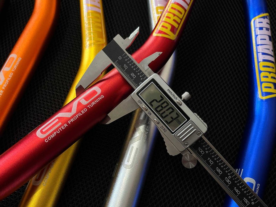 Руль на мотоцикл ProTaper 28-22мм. Мото руль алюминиевый Протапер 80см