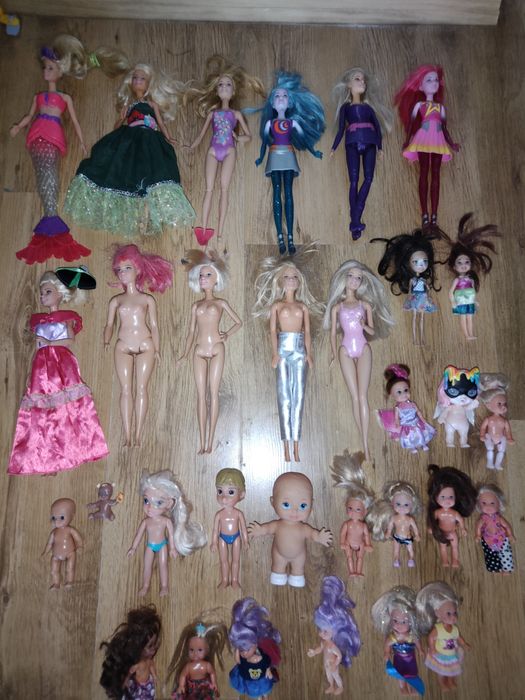 Lalkie barbie i małe lalki całość