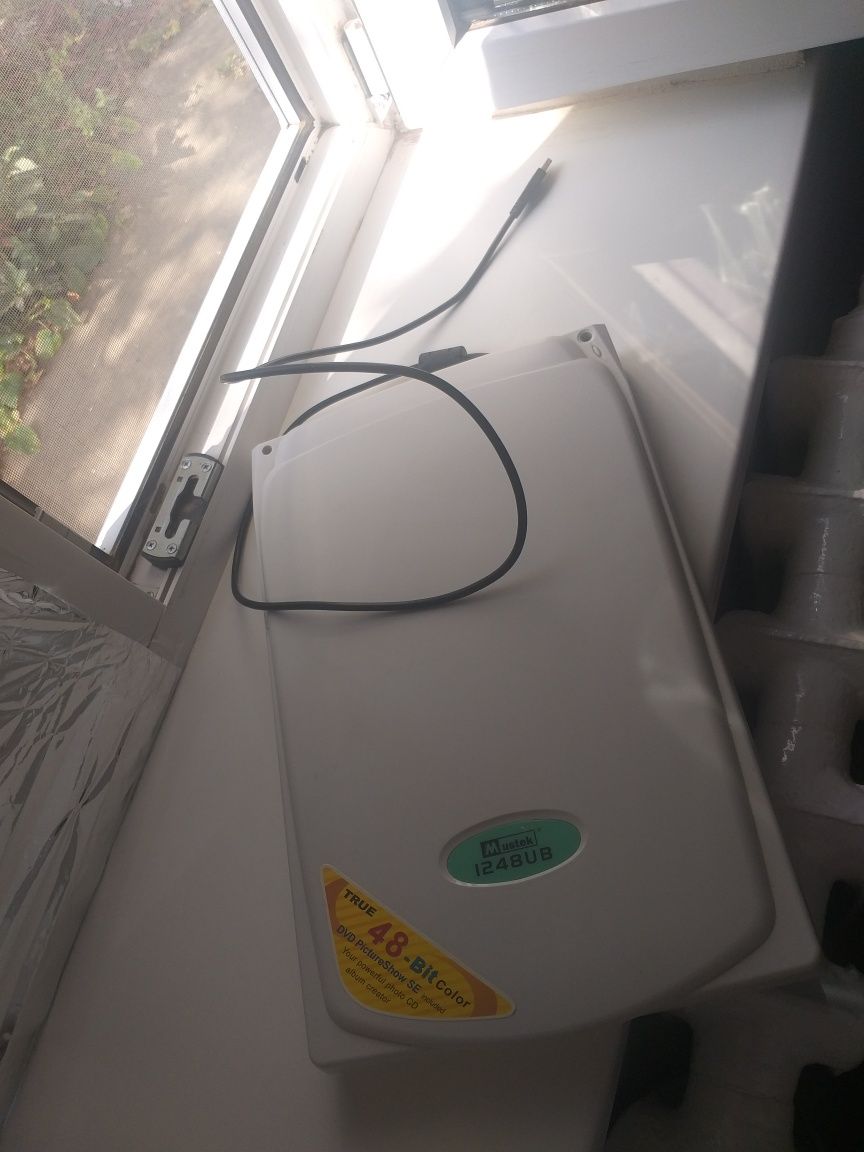 Сканер Mustek ScanExpress 1248UB.