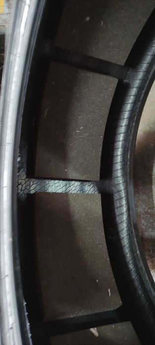 Pneus 285/35/20  semi novos