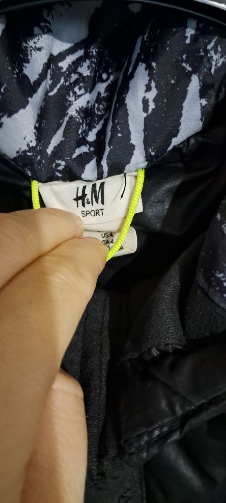 Kamizelka bezrekawnik H&M krotka czarna blyszczaca XS