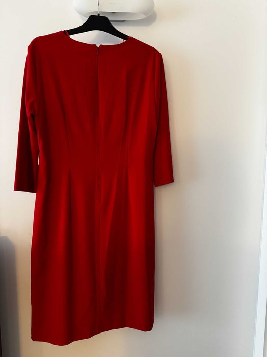 Czerwona sukienka wizytowa