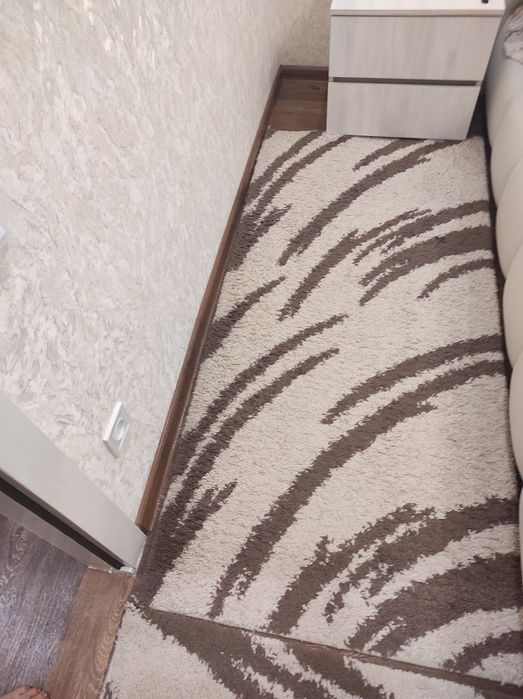 Продам килими та тюль