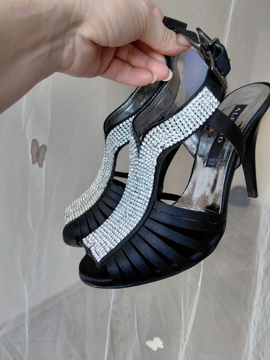 Босоніжки в гарному стані