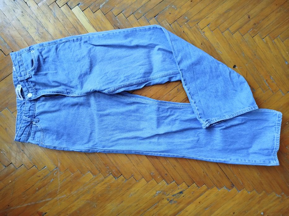 Жіночі світлі джинси