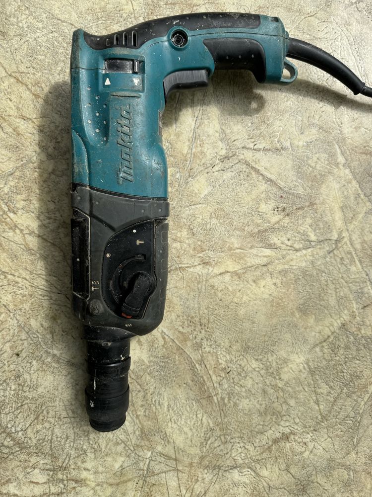 Перфоратор Makita  HR2470