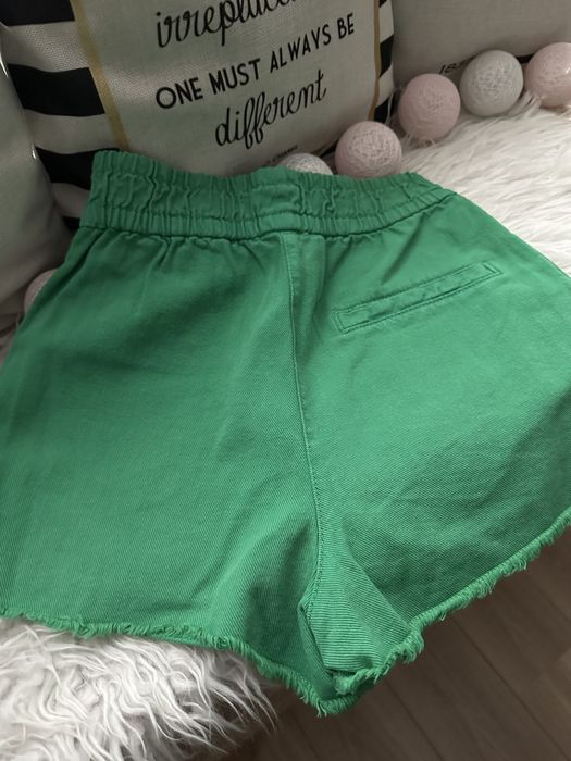 Zara szorty r.XS hit