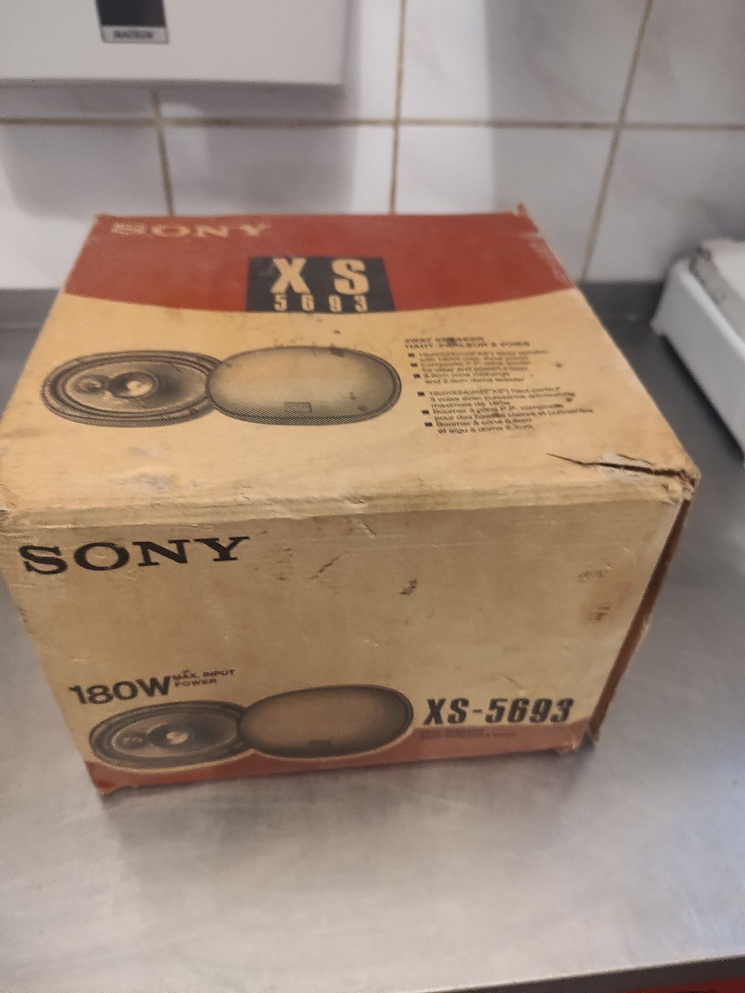 Dwa głośniki Sony