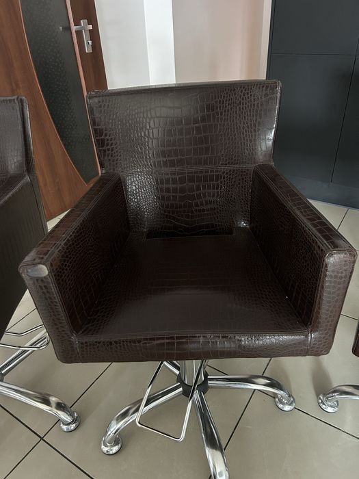 Eleganckie fotele fryzjerskie