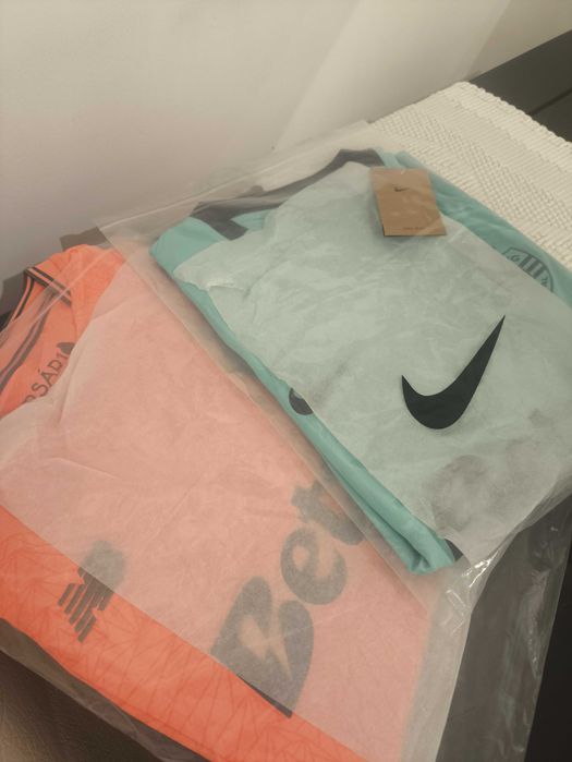 Camisolas de clubes e seu fatos de treino