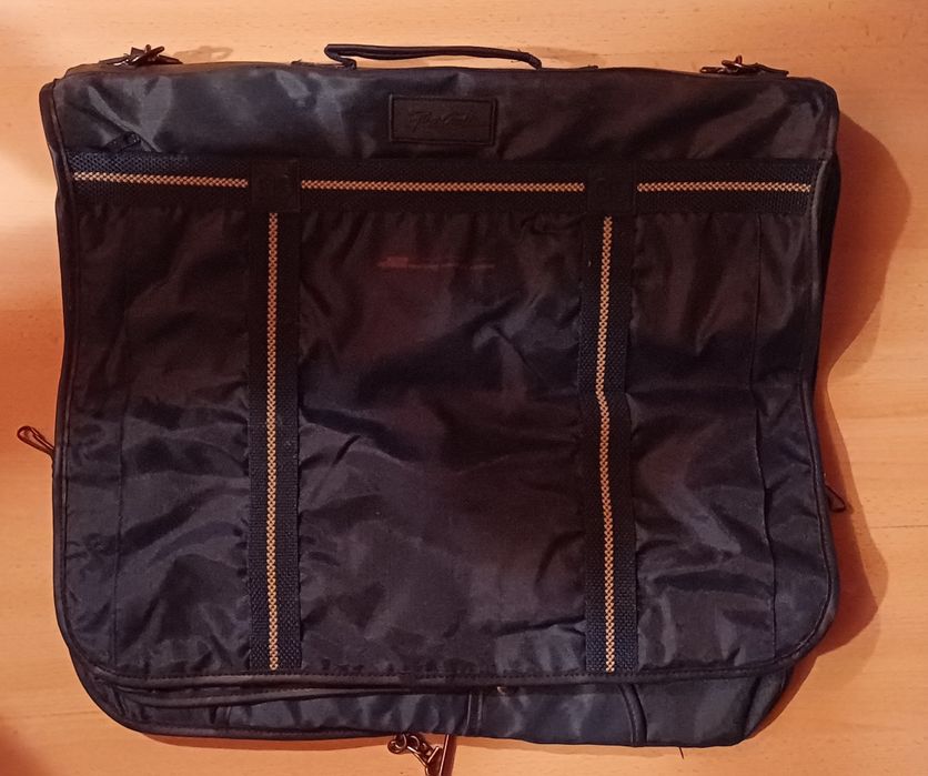 Porta-fatos de viagem azul