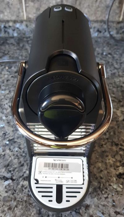 Máquina de café Nespresso nova