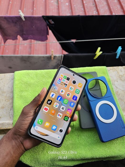 Vendo  e troco meu xiaomi 12s ultra so  idioma ingles 256Gb/12Gb+4gb