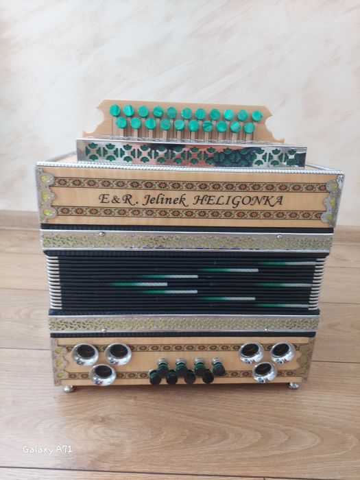 Heligonka jelinek CF