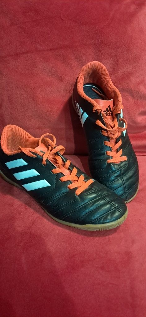 Halówki Adidas rozmiar 33 używane