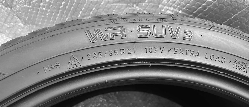 Шини Б/в 295.35.21 пара Nokian