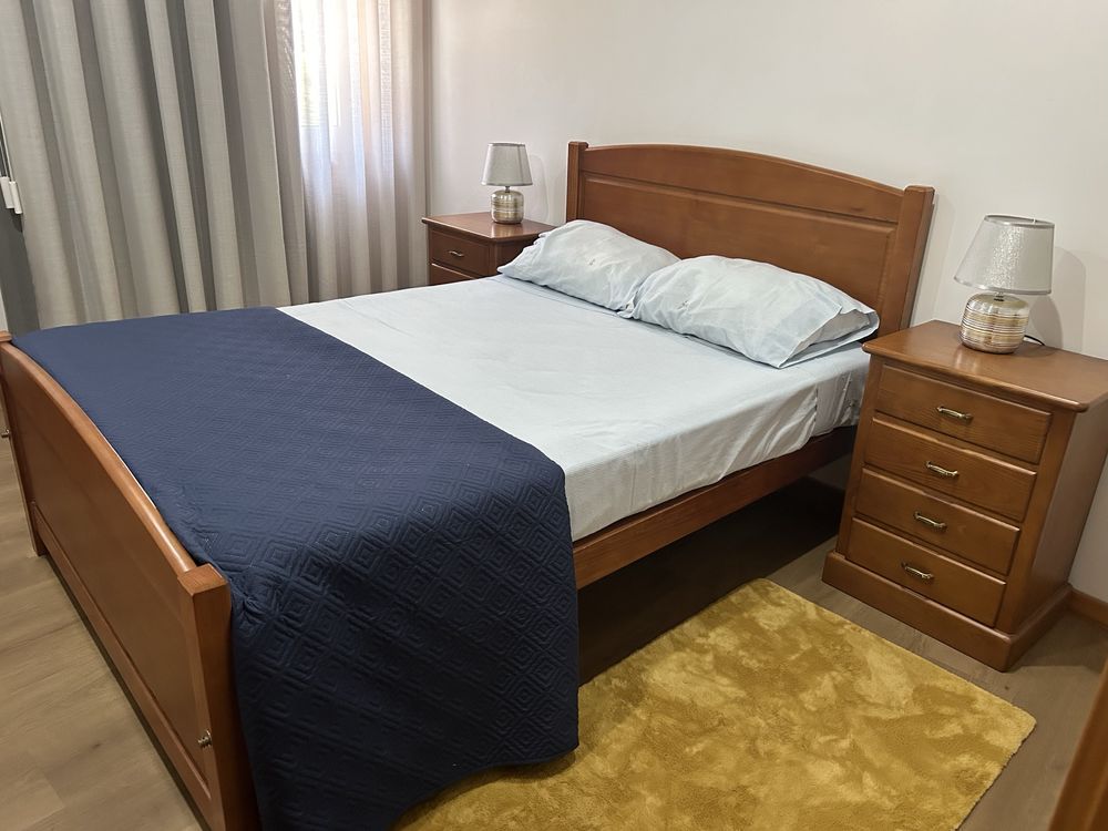 Vendo quarto casal madeira de castanho