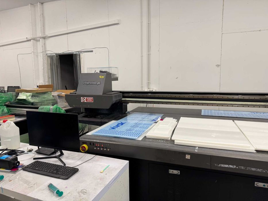 Drukarka UV LED CMYK + W + V