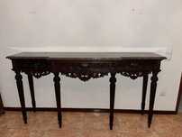 Mesa antiga/vintage de mármore em madeira maciça