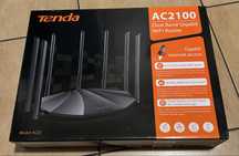Router Tenda AC2100