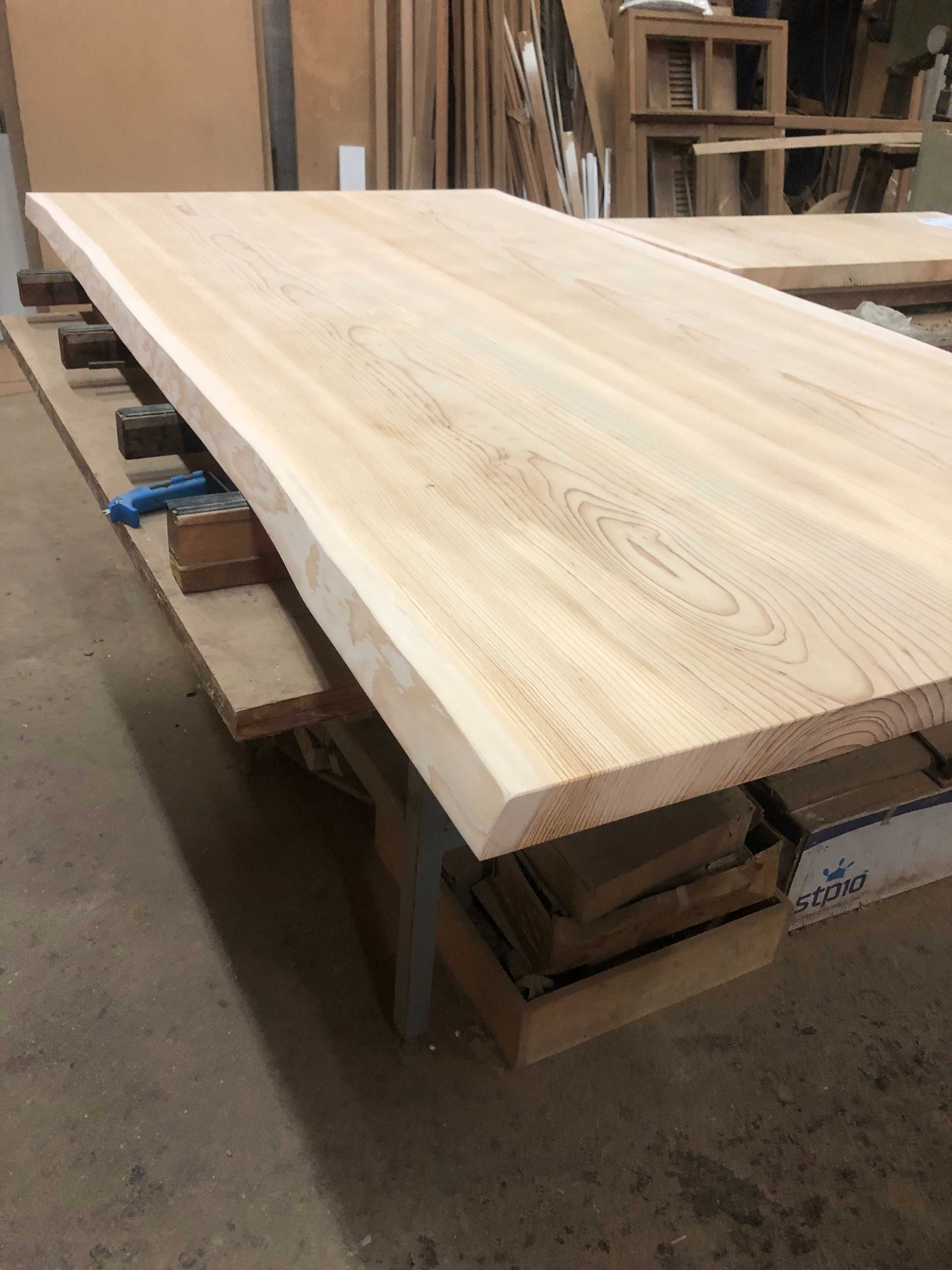 Mesa rustica em madeira maciça de Cedro