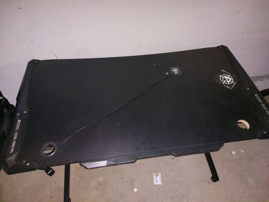 Mesa gamer preta