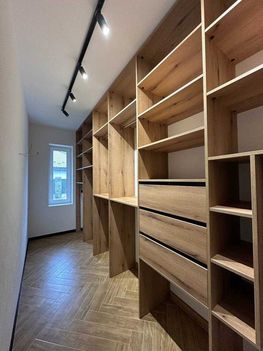 Будинок 98 м² з ремонтом, 3 спальнями та терасою на 4 сотках, Газ