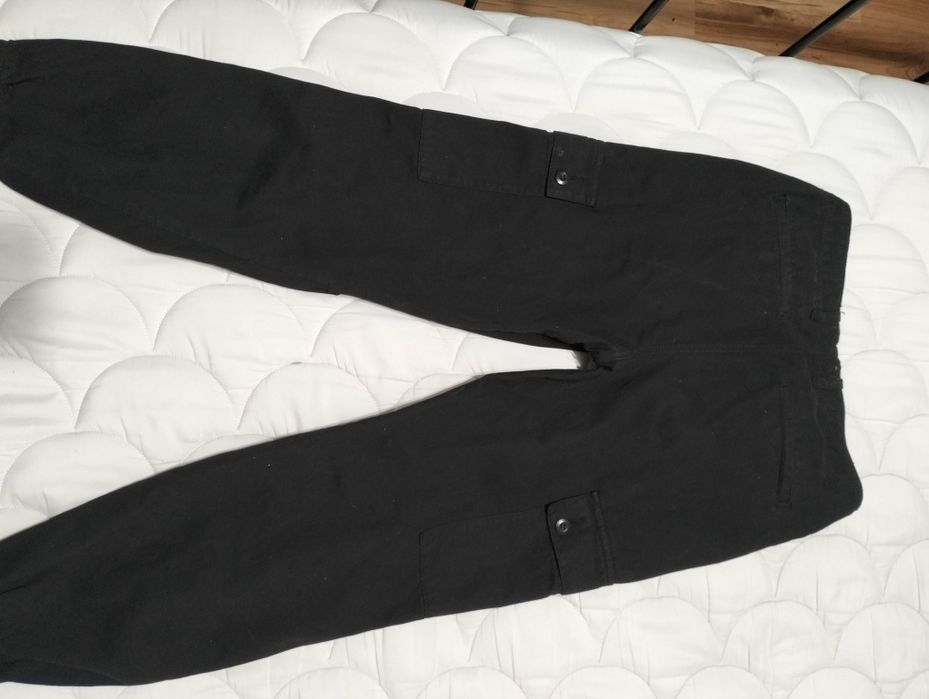 Czarne jeansowe bojówki Zara