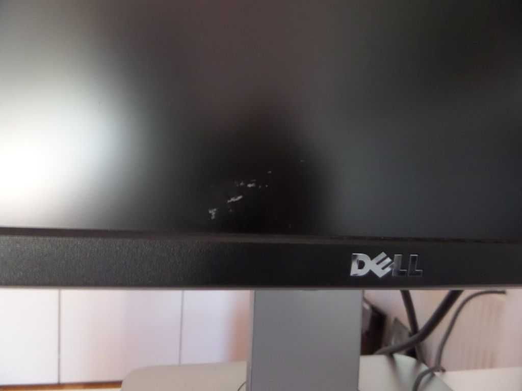 Monitor Dell P2714Hc 27 1920 x 1080 IPS Pivot