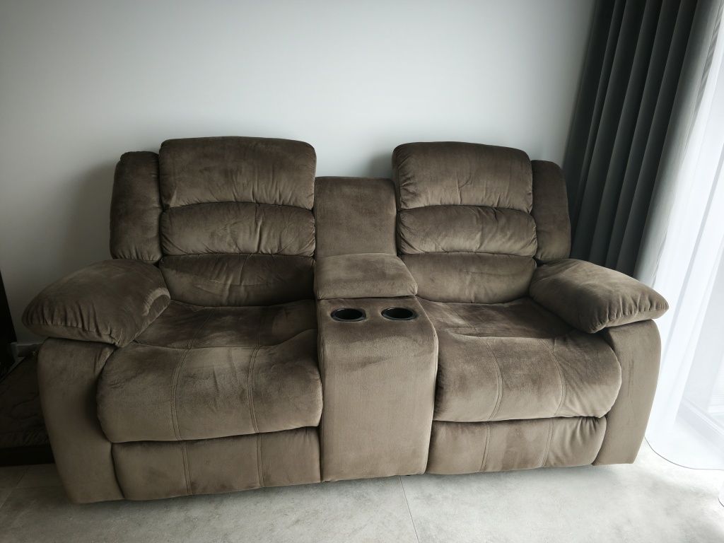 Dwuosobowa sofa z funkcją relaks