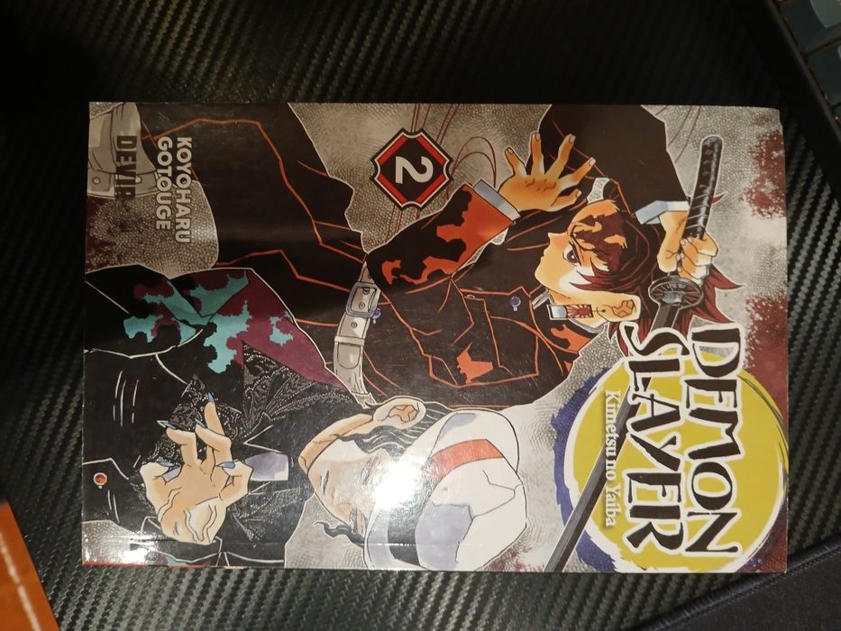 Mangás demon slayer, volumes 1, 2, 3 e 5