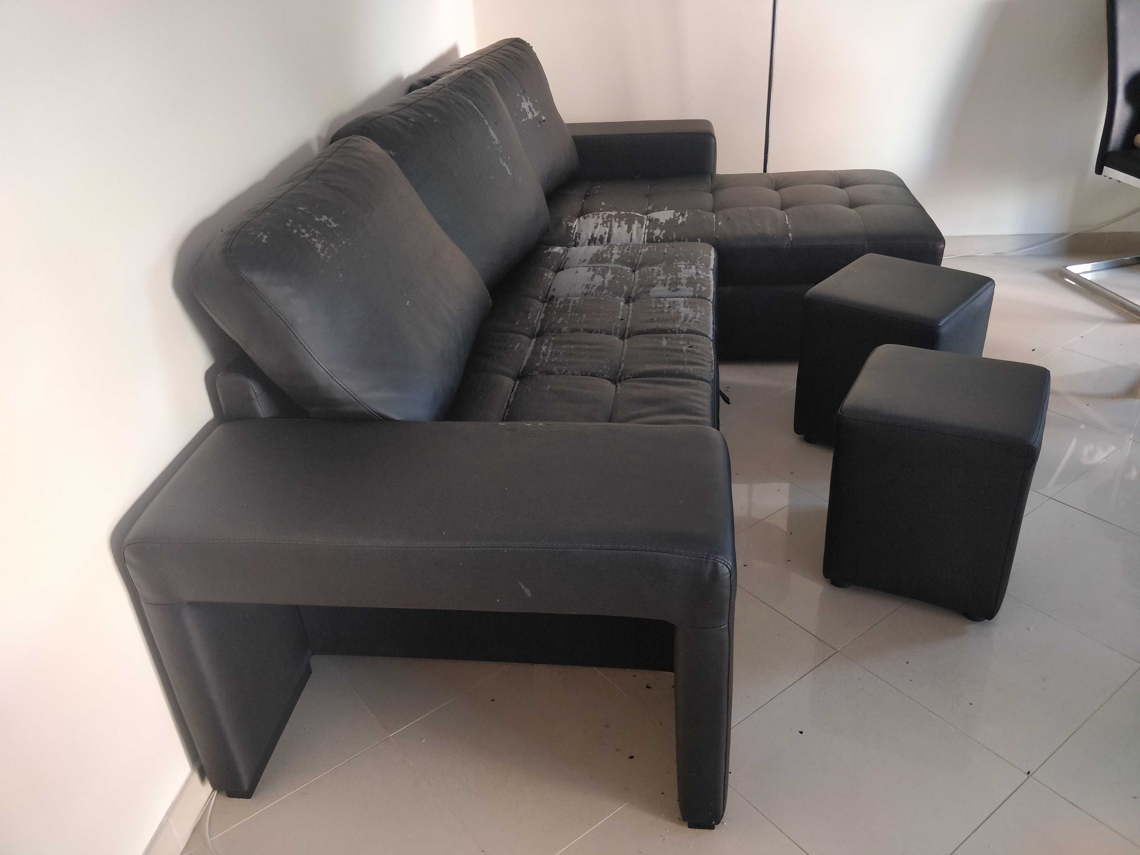 Chaise Long Conforama com dois pufs extensível a cama
