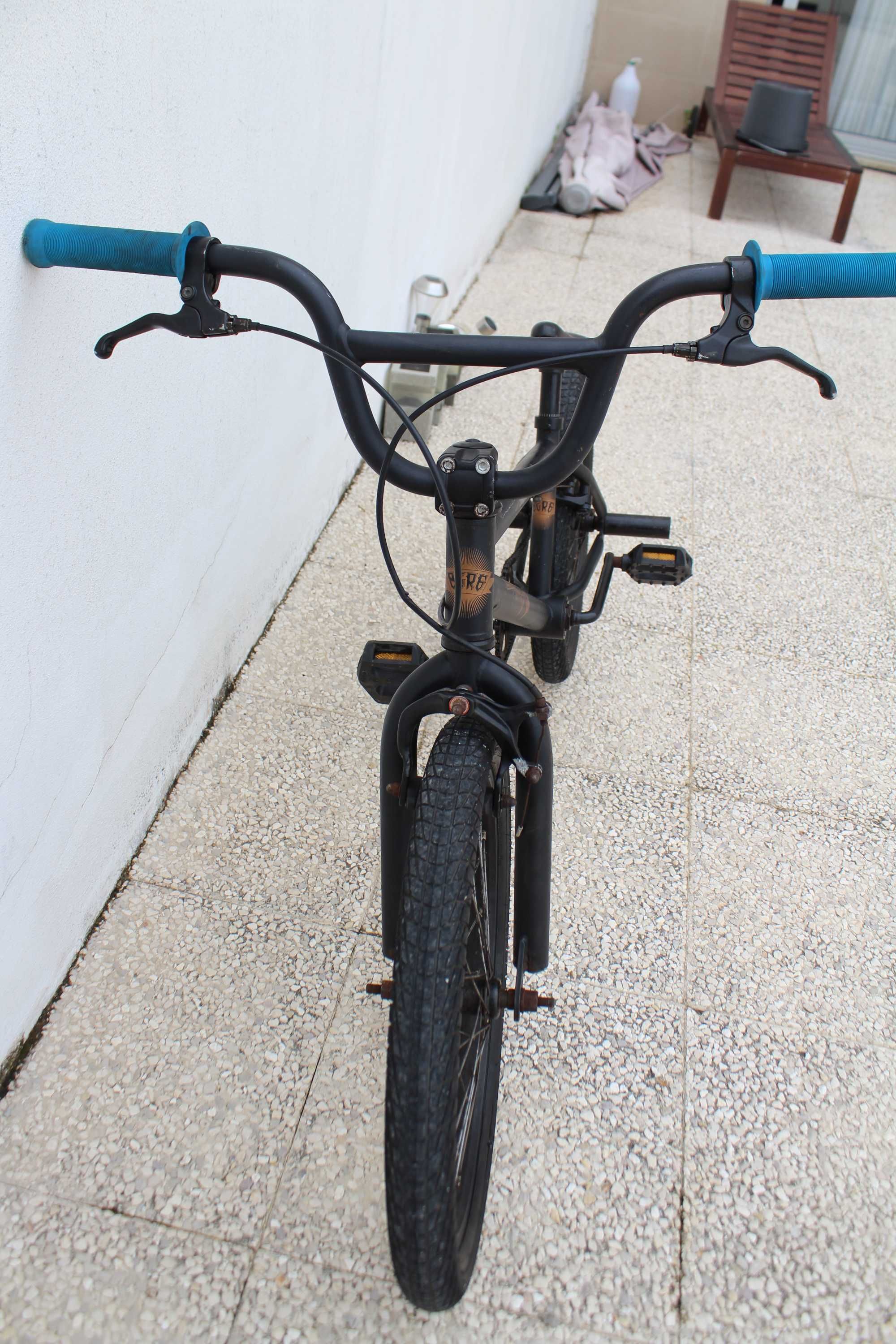 BMX  preta usada