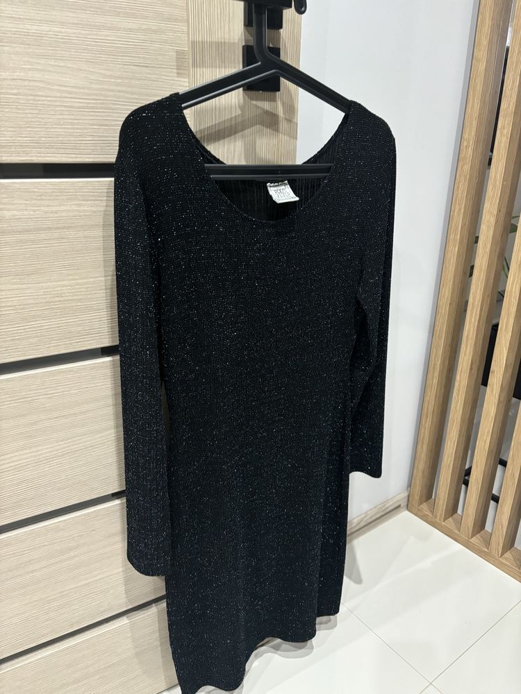 Sukienka, czarna, lekko połyskująca, rozmiar S/M/L