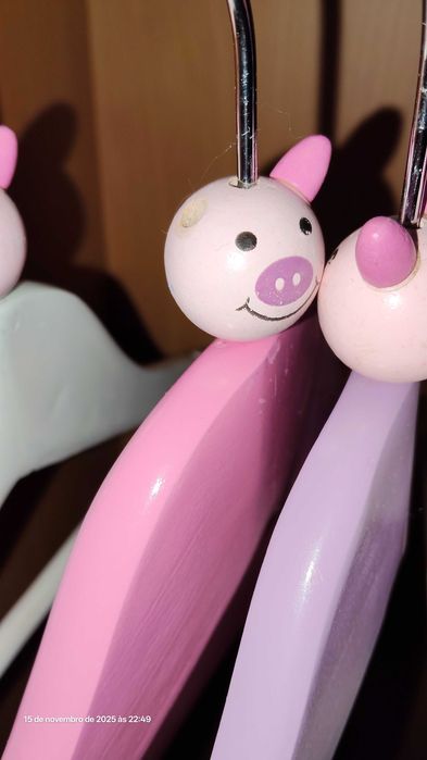 Cabide criança com porquito