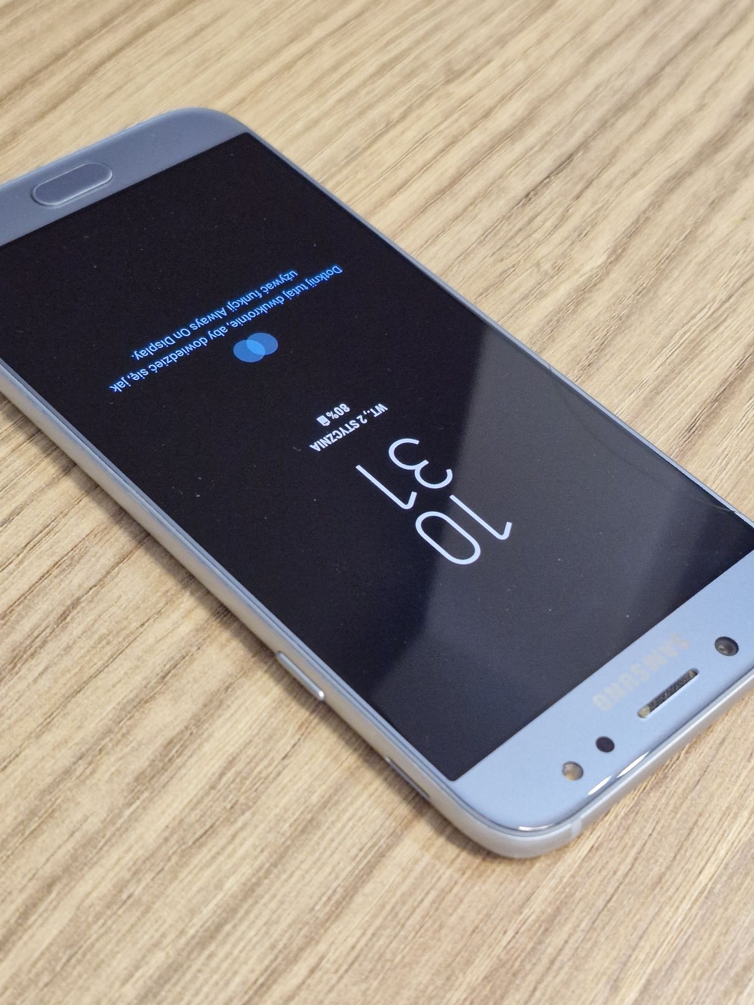 Telefon Samsung J7